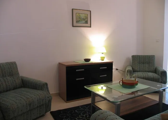 アパート Sanmar マンドレ